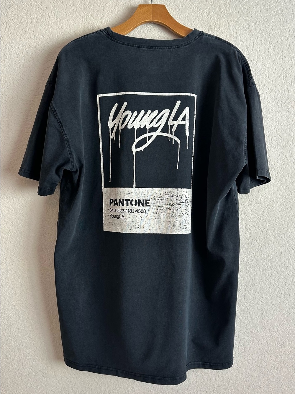 YoungLA T-Shirt Spell Out Spray Paint Pantone Los Angeles Graphic Tee Men’s L